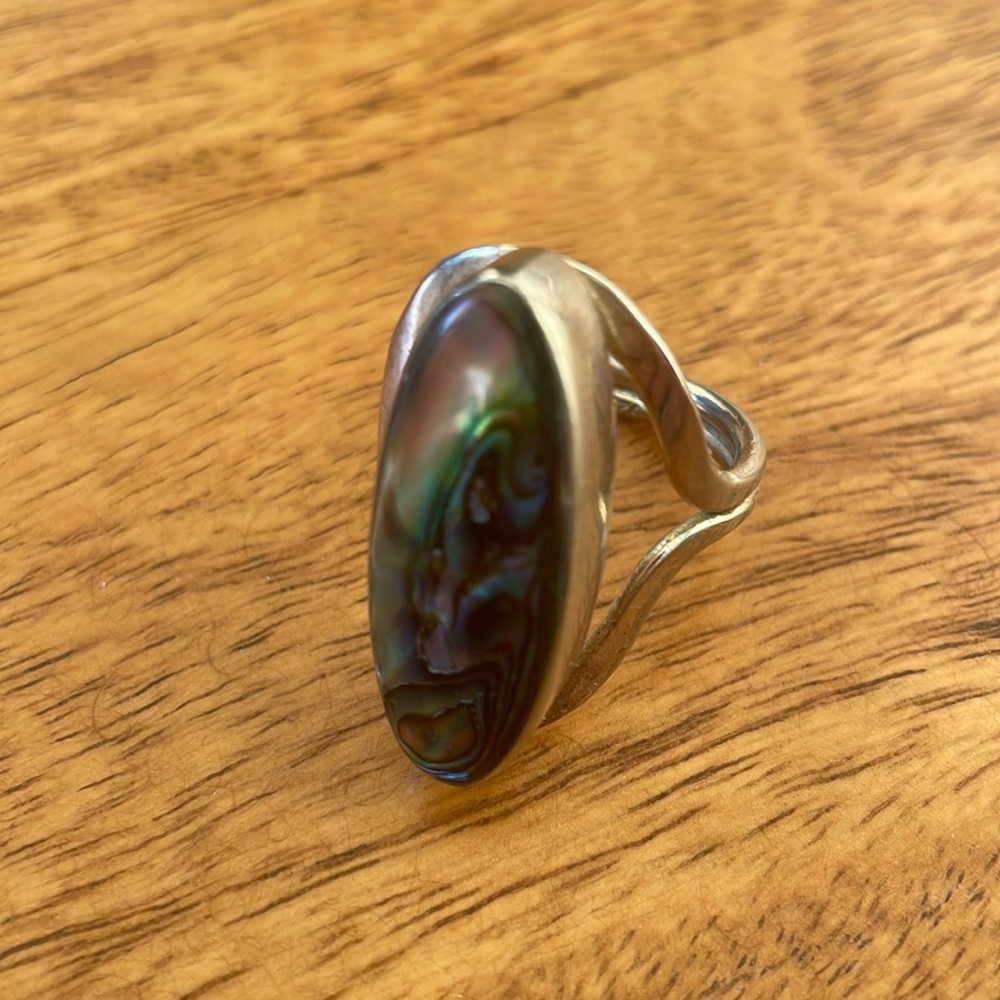 Avalon ring